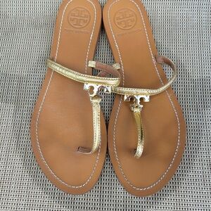 Tory Burch size 8.5 T strap thong Metallic Gold tan leather flat Sandals auth